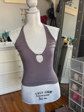 Sleeveless Keyhole Ribbed Tank Top - plum purple